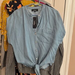 NWT women’s lulu top